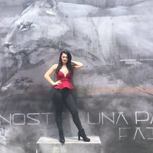 Meet your Posher, Maura